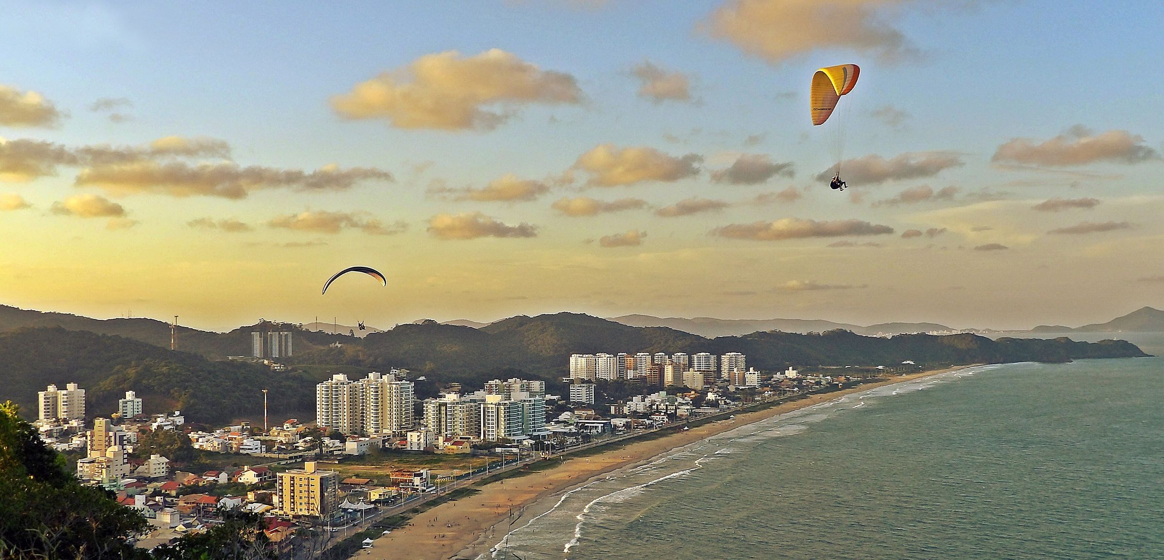 Praia Brava, em Itajaí, ao entardecer